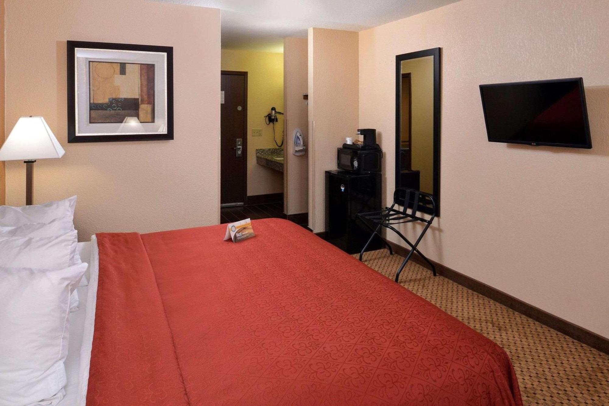 Quality Inn Епълтън Екстериор снимка