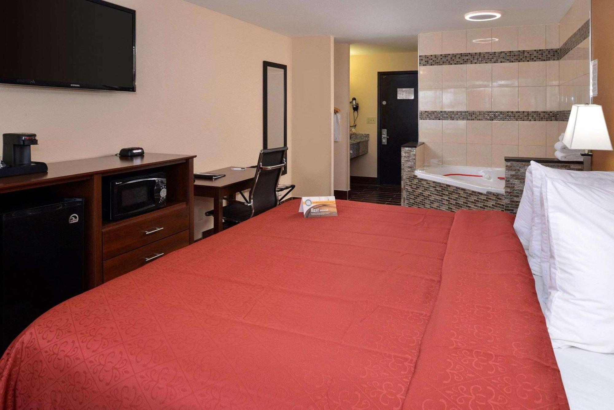 Quality Inn Епълтън Екстериор снимка